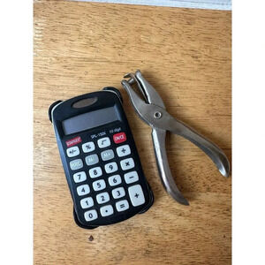 Staples Calculator & hole puncher